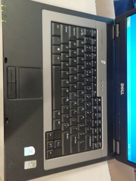 Laptop Dell mare