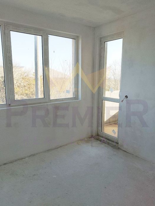 Продава се Двустаен апартамент в Каварна - 65 кв.м за 647 €/кв.м - Снимка #4