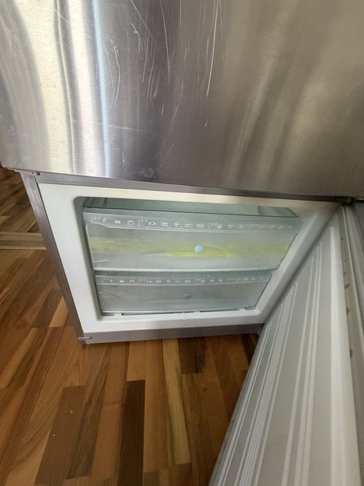 Холодильник Miele