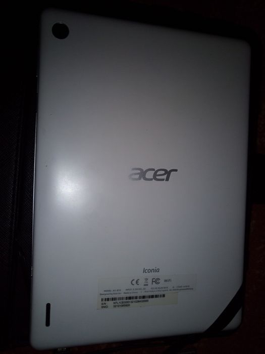 Tableta Acer Iconia cu tastatura și Igo Primo