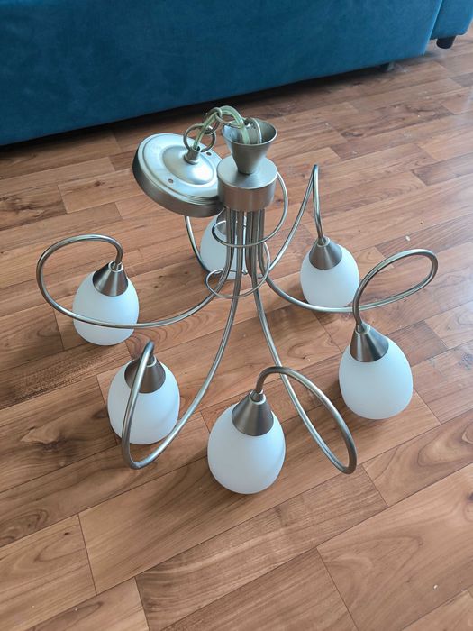 Продам Люстру металлическую