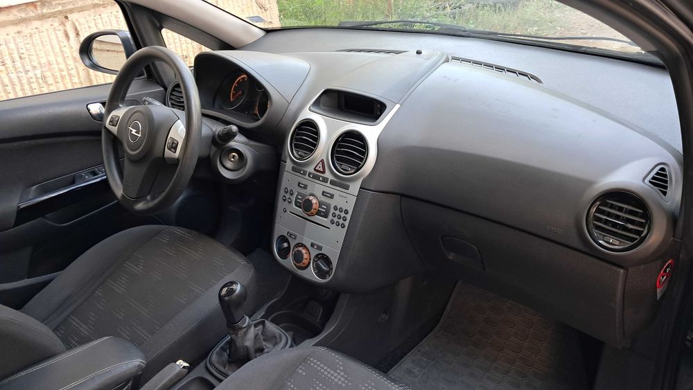 Продавам Opel Corsa