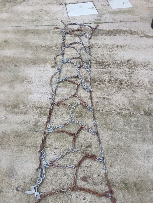 Vând lanțuri pentru mega 295/65/22,5