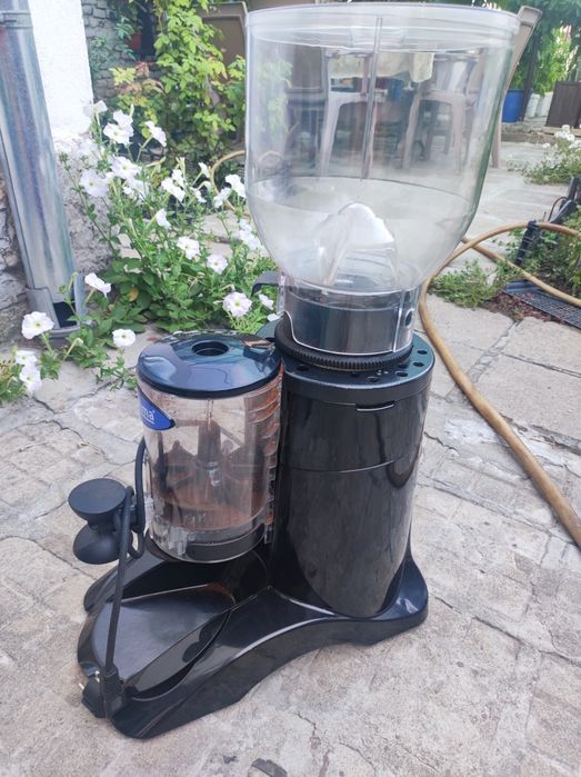 Кафемелачка MAXIMA, контейнер 2 кг.