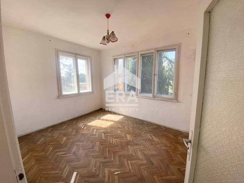 Продава се Четиристаен апартамент в Варна, Окръжна болница - 123 кв.м за 1622 €/кв.м - Снимка #1