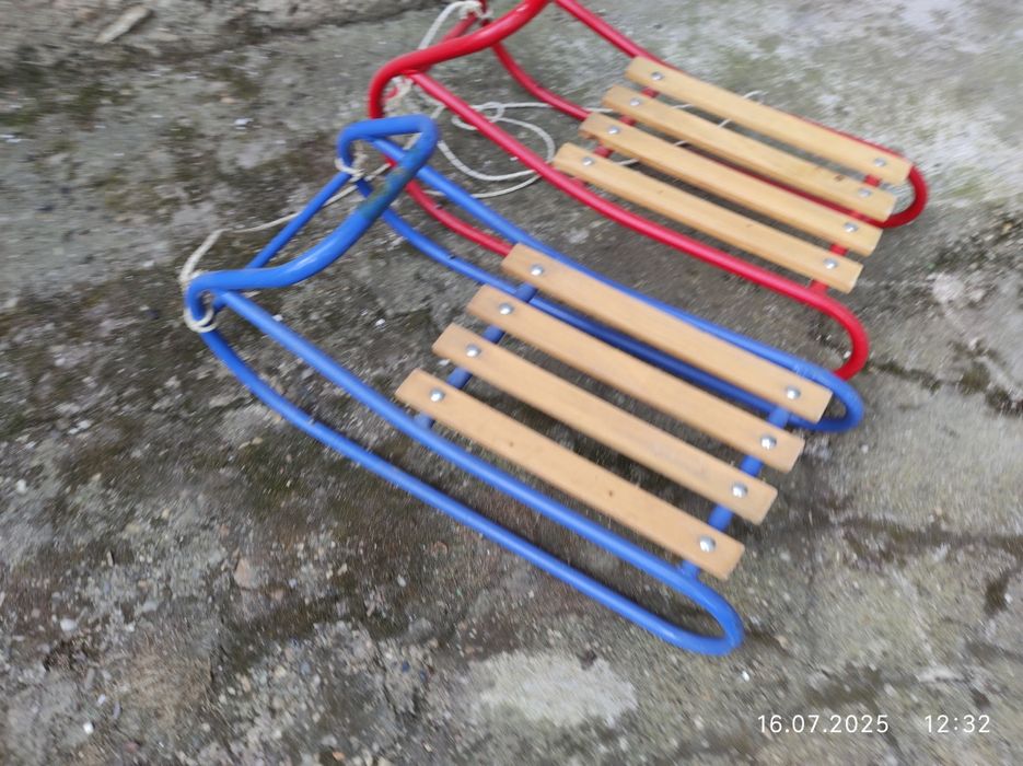 Метални шейни 2 бр.