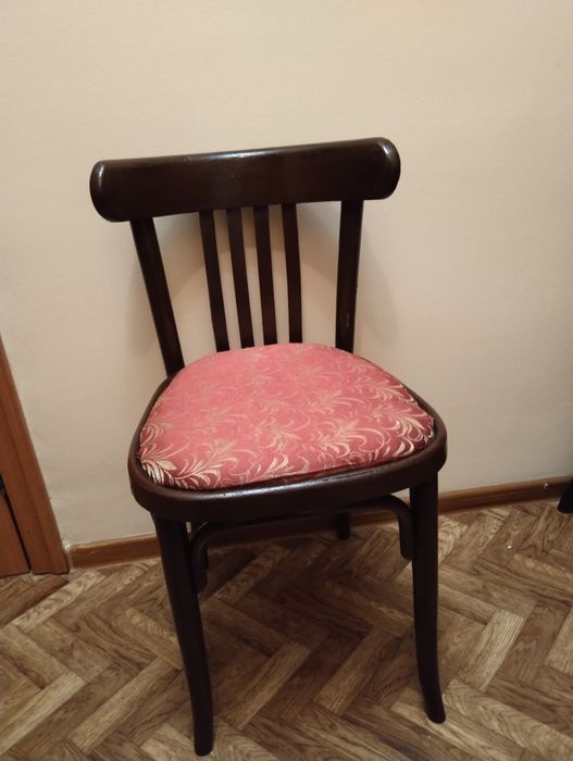 Продам стулья венские.