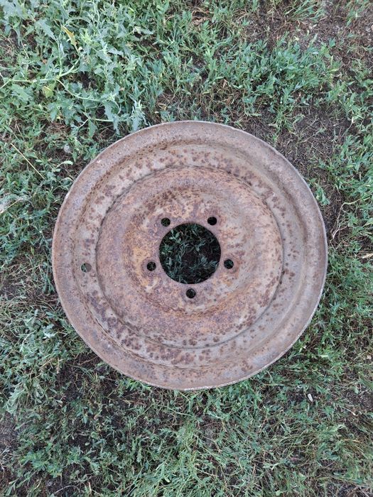 Продам шины на  Уаз