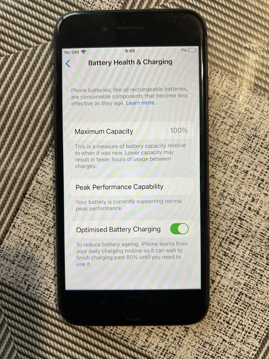 Продавам iphone 8 64GB