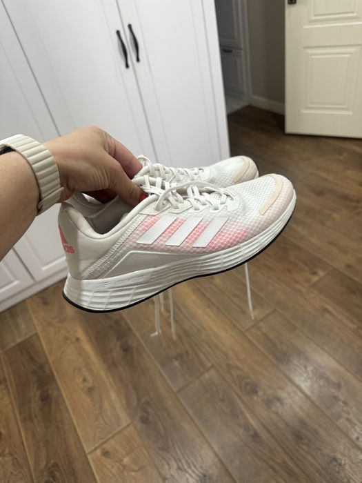 Продам кроссовки оригинал