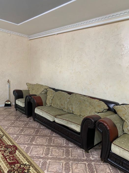 Диван в хорошем качестве 2 дивана 1 кресло