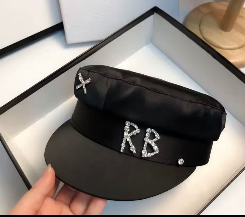 Дамска шапка модел на Ruslan Baginsky