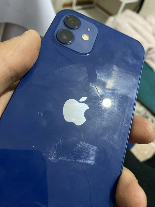 Продам айфон 12