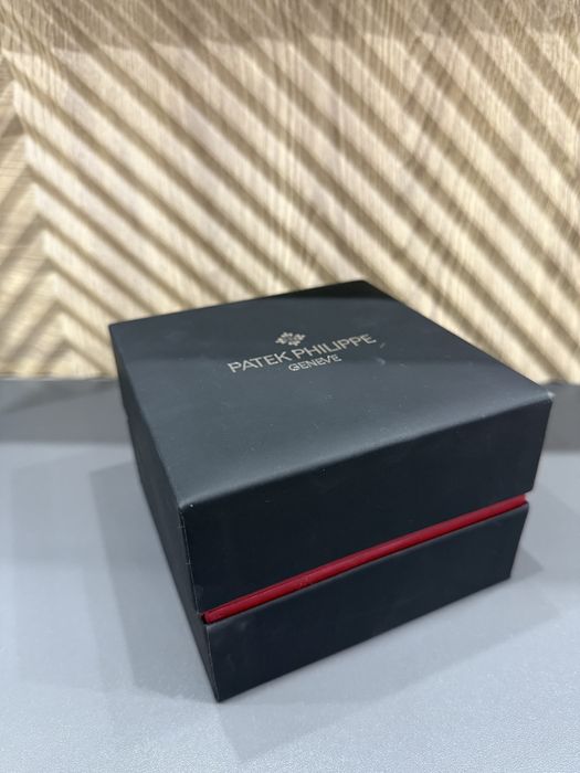 Фирменные часы новые