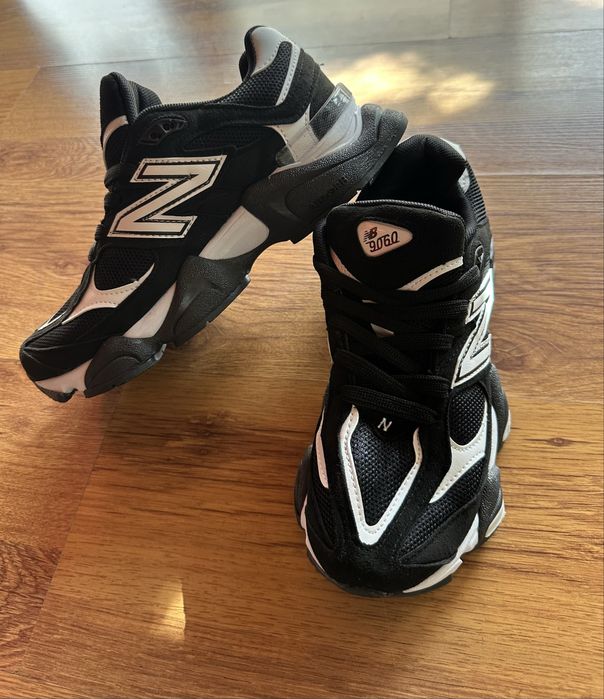 Мъжки маратонки New Balance 9060 черни с бяло