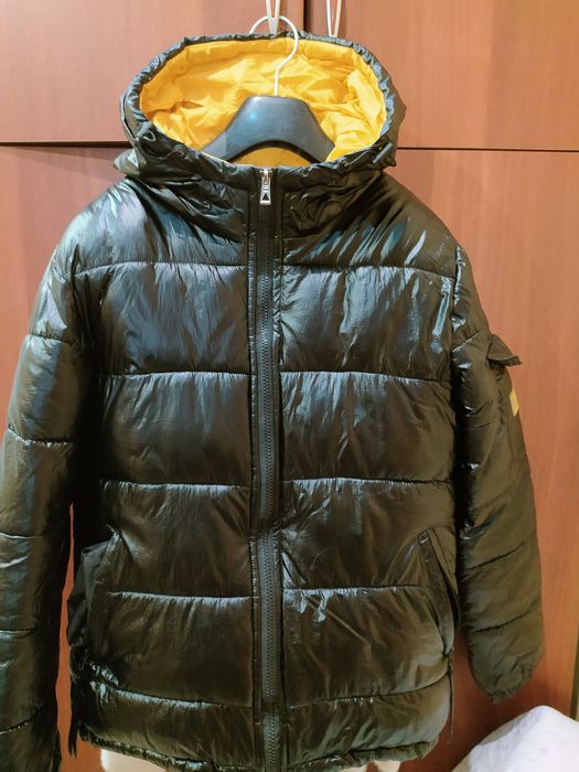 Продам куртки 3000 тенге