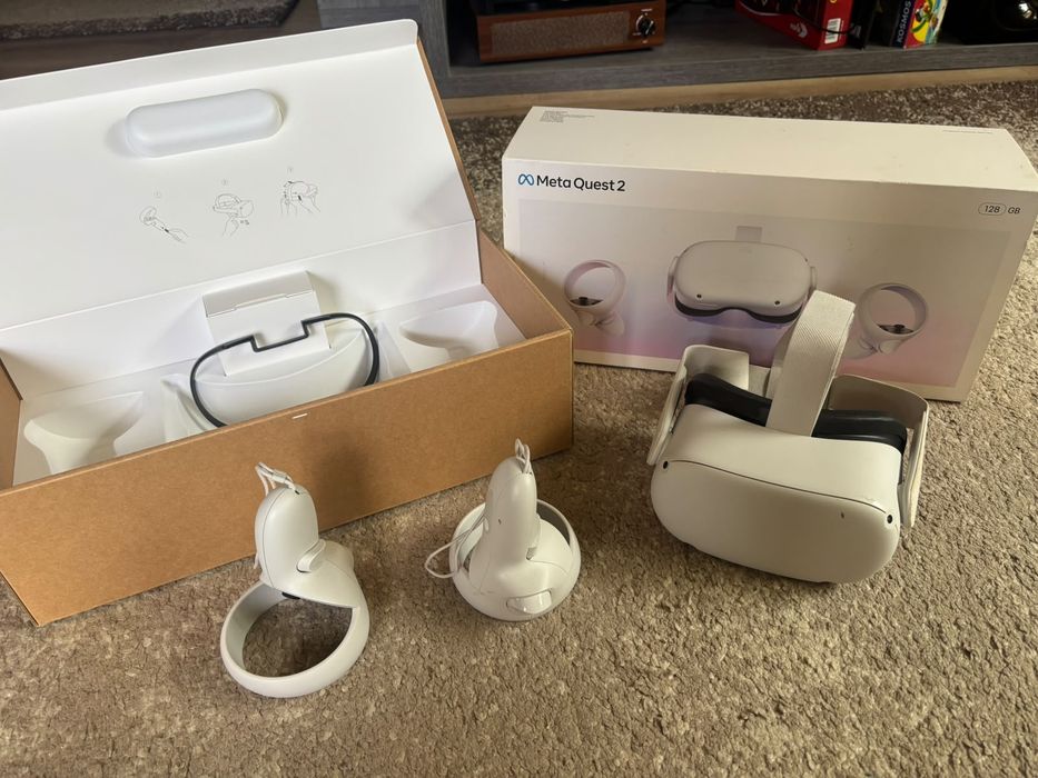 Vând Ochelari VR Oculus meta Quest 2 128 gb