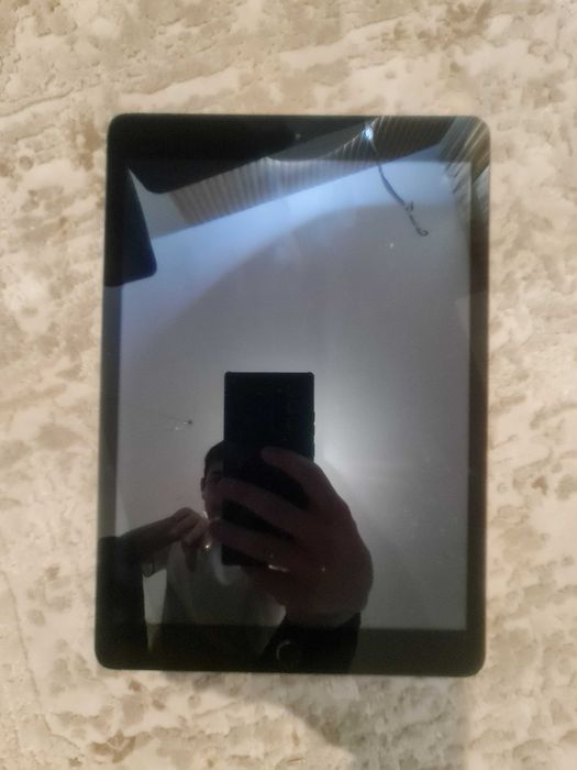 iPad 8th Gen - 128GB -