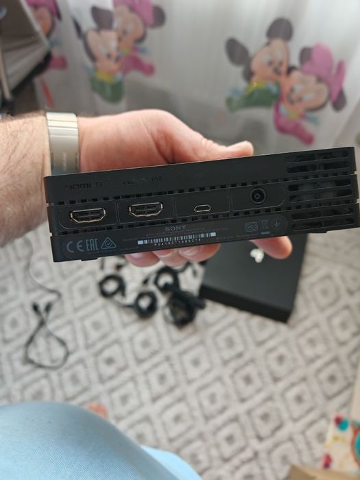 Ps4 pro cu sistem VR și 2 controler move