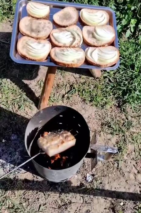 Sobă rachetă portabilă din aprinzător pentru cărbuni