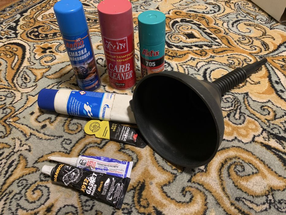 Комплектующие для автомобиля.