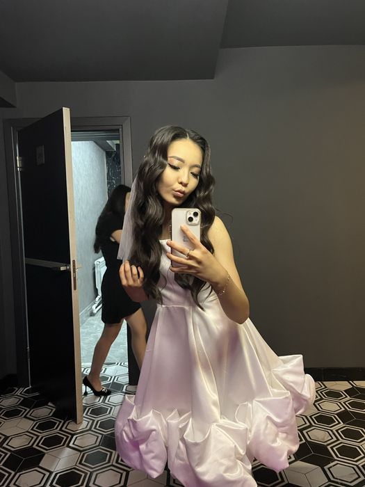 Продается вечерние платья