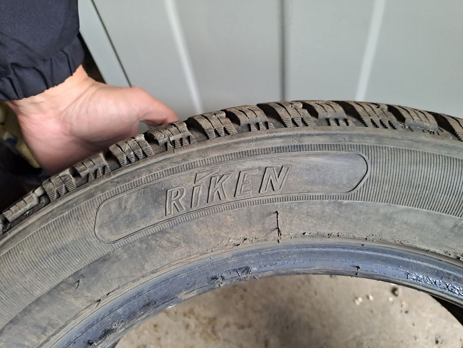 Продам резину на 16 205/55