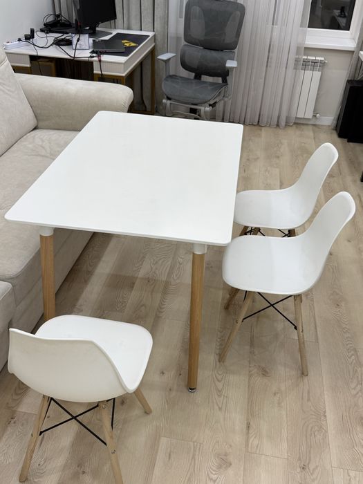 Обеденный стол Eames 120х80 + 4 белых стула, комплект