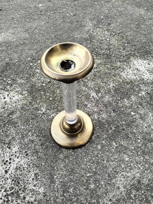 Месингов свещник