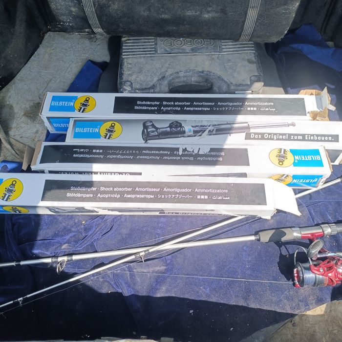 Продам амортизаторы на Мерседес 210