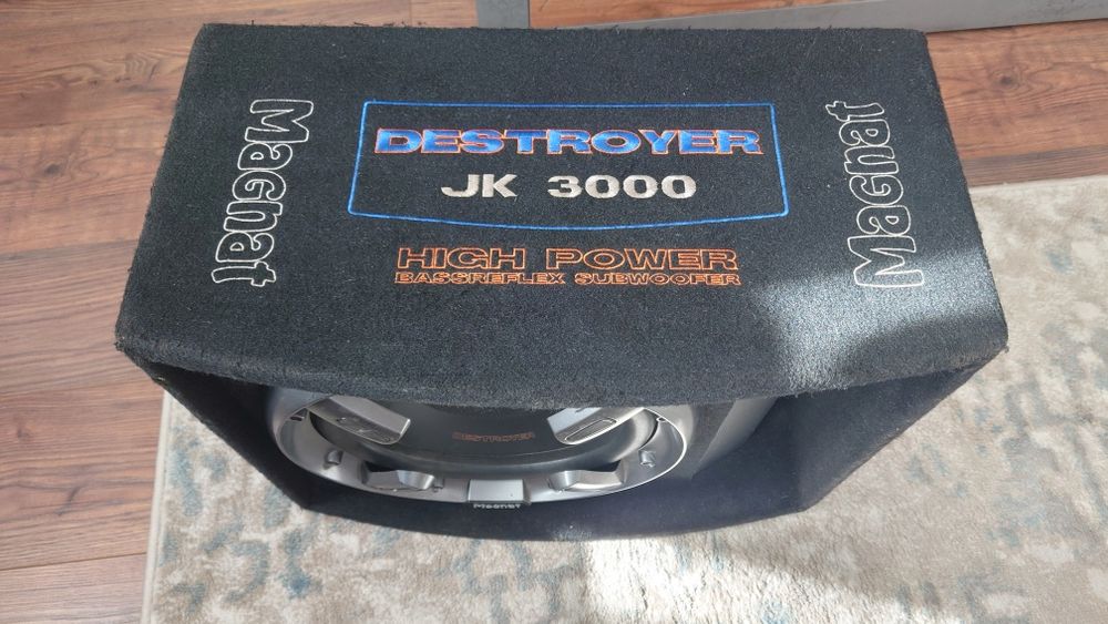 Subwoofer+statie auto
