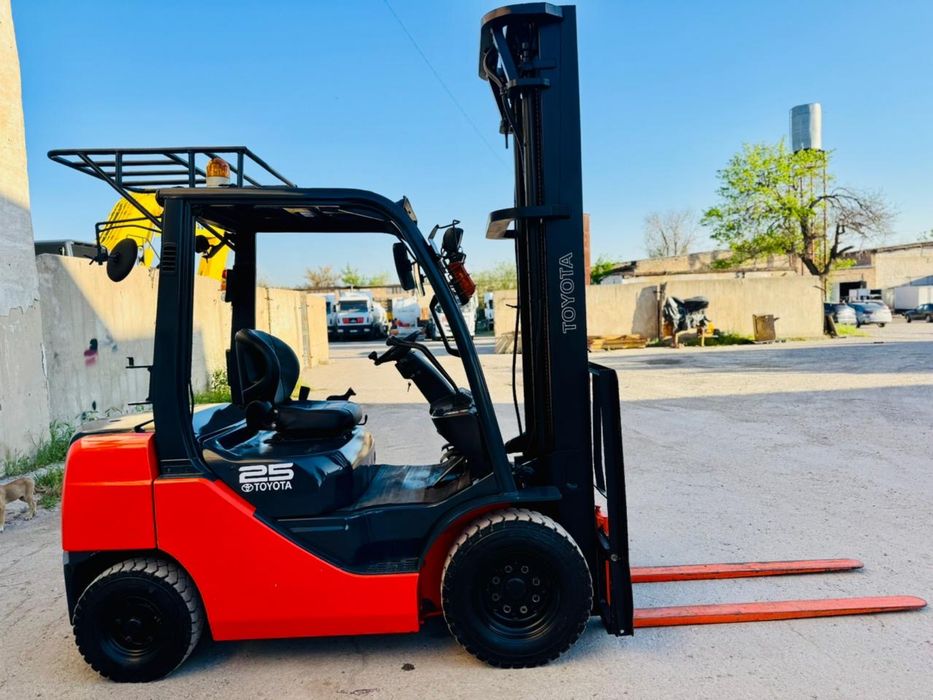 Вилочный погрузчик кара автокара