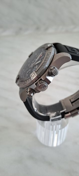 Breitling Avenger Bandit