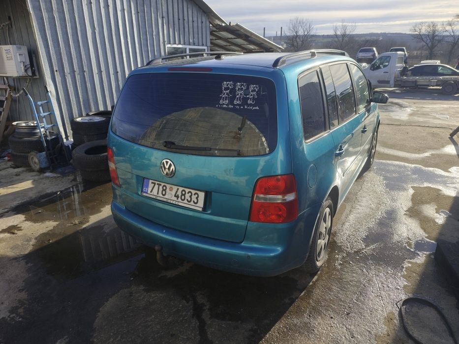 Volkswagen Touran 2.0TDI 140k. BMM НА ЧАСТИ