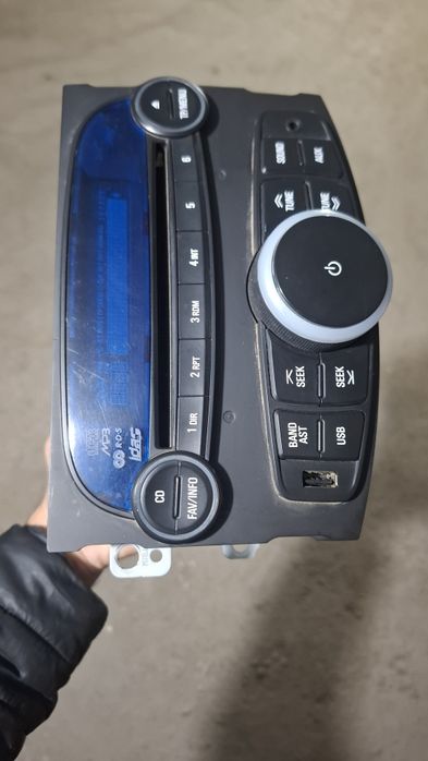 Срочно Спарк магнитафон Продается.Отлично работает