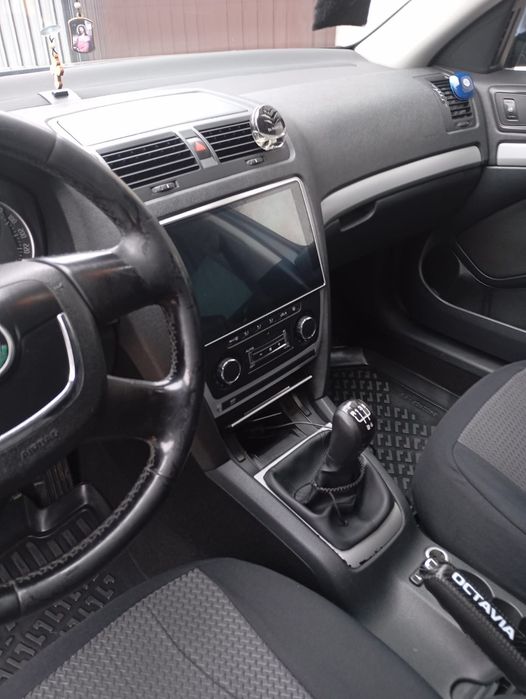 SKODA Octavia 2012 — imagine 4