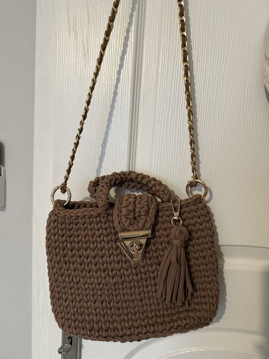 Дамска чанта, не е носена