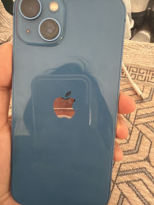Продаю Iphone 13