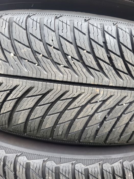 4 бр зимни 215/65/17 Michelin