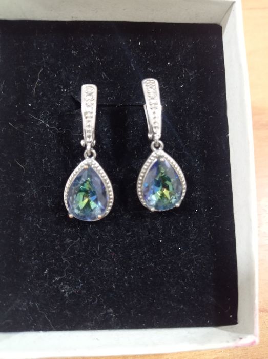 Серьги посеребреные с Цирконием стоит проба 925 сияют как бриллиантики