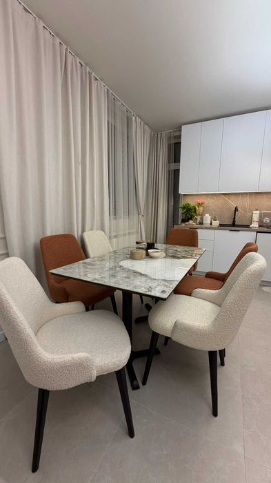 Кухненска маса с шест стола