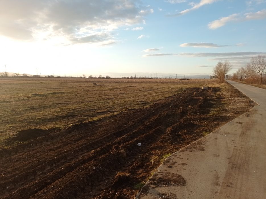 Продава се Парцел в Костинброд - 3000 кв.м за 25 €/кв.м - Снимка #2