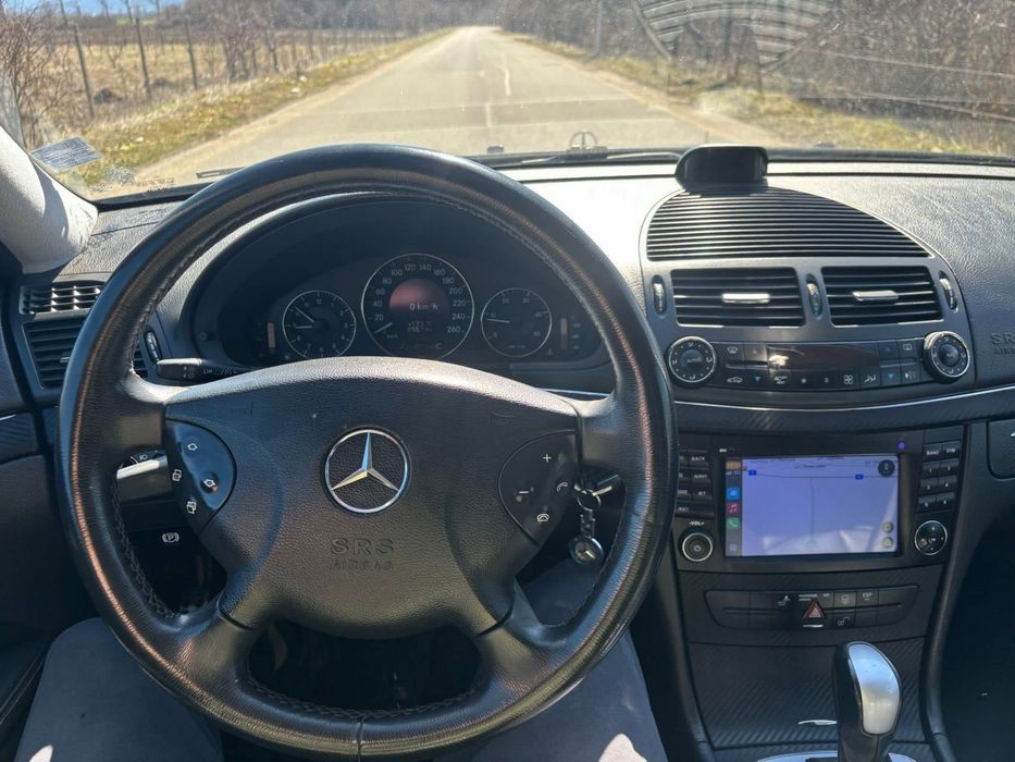 Продавам Mercedes E 2.7