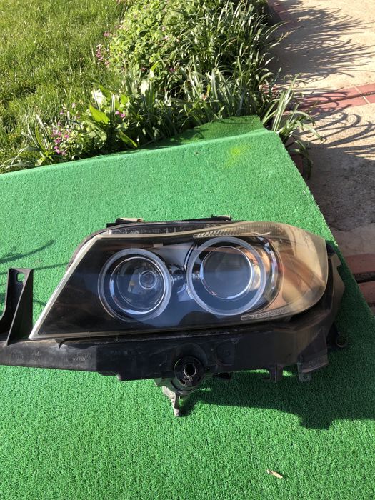 Ксенонов фар bmw e90 e91
