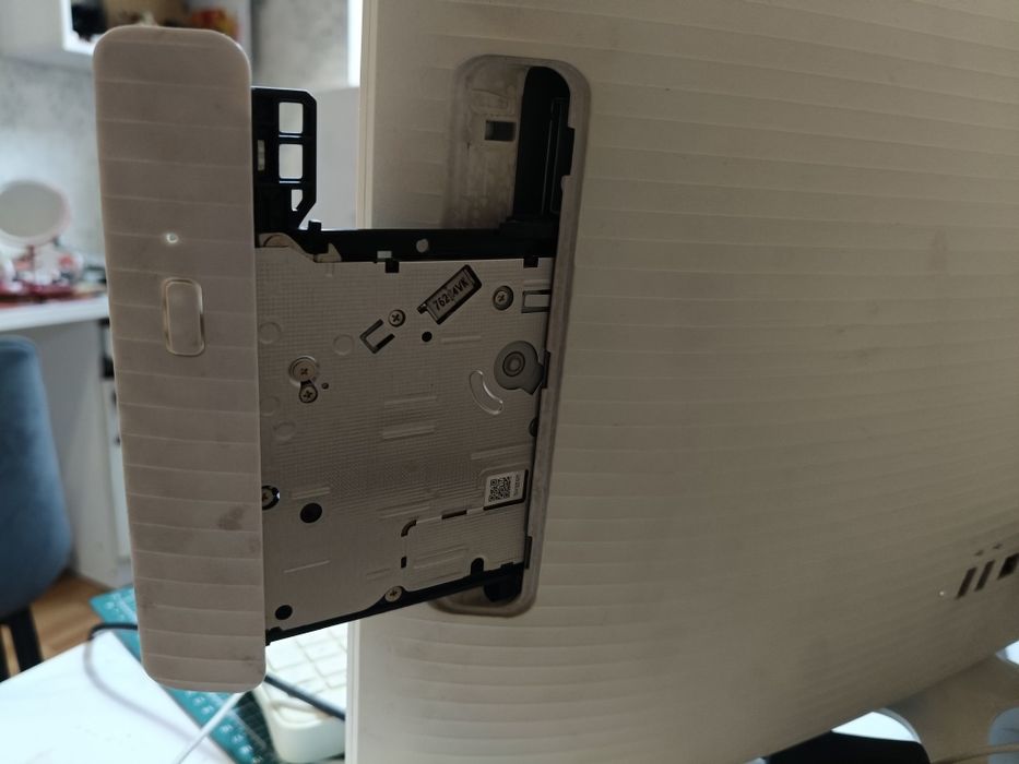 Продам моноблок HP 21.5 i3/8GB/SSD