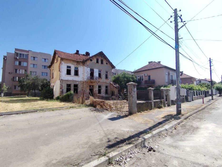 Къща в центъра  на гр. Бяла Слатина
