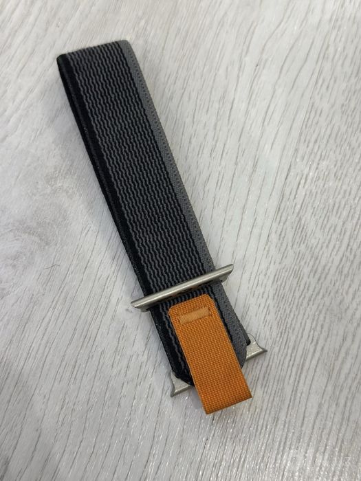 Продаётся ремешок Trail Loop для Apple Watch