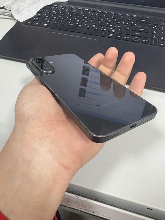 Samsung A36 5G с каробкам