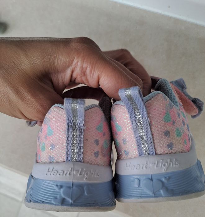 Маратонки Skechers flutter heart lights