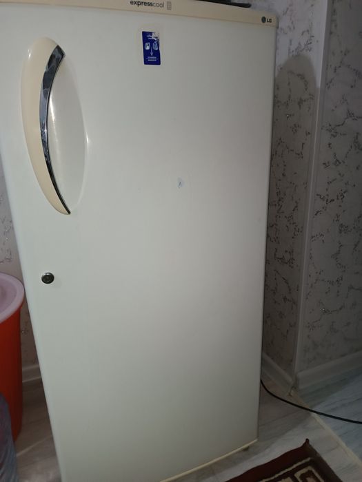 Холодильник LG в отличном состоянии